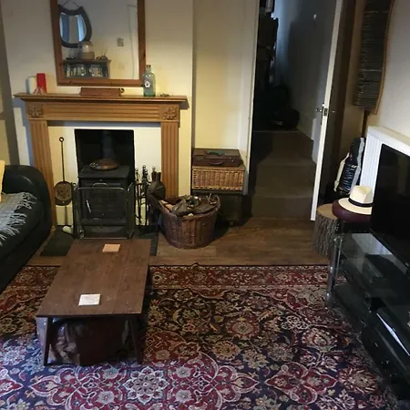 Holly Grove - Homestay Бристоль